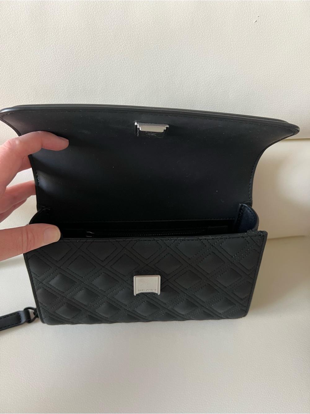 Tory Burch Black Quilted Logo Shoulder Bag with Chain Strap - Picture 3 of 6